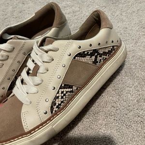 Crown Vintage Sneakers
